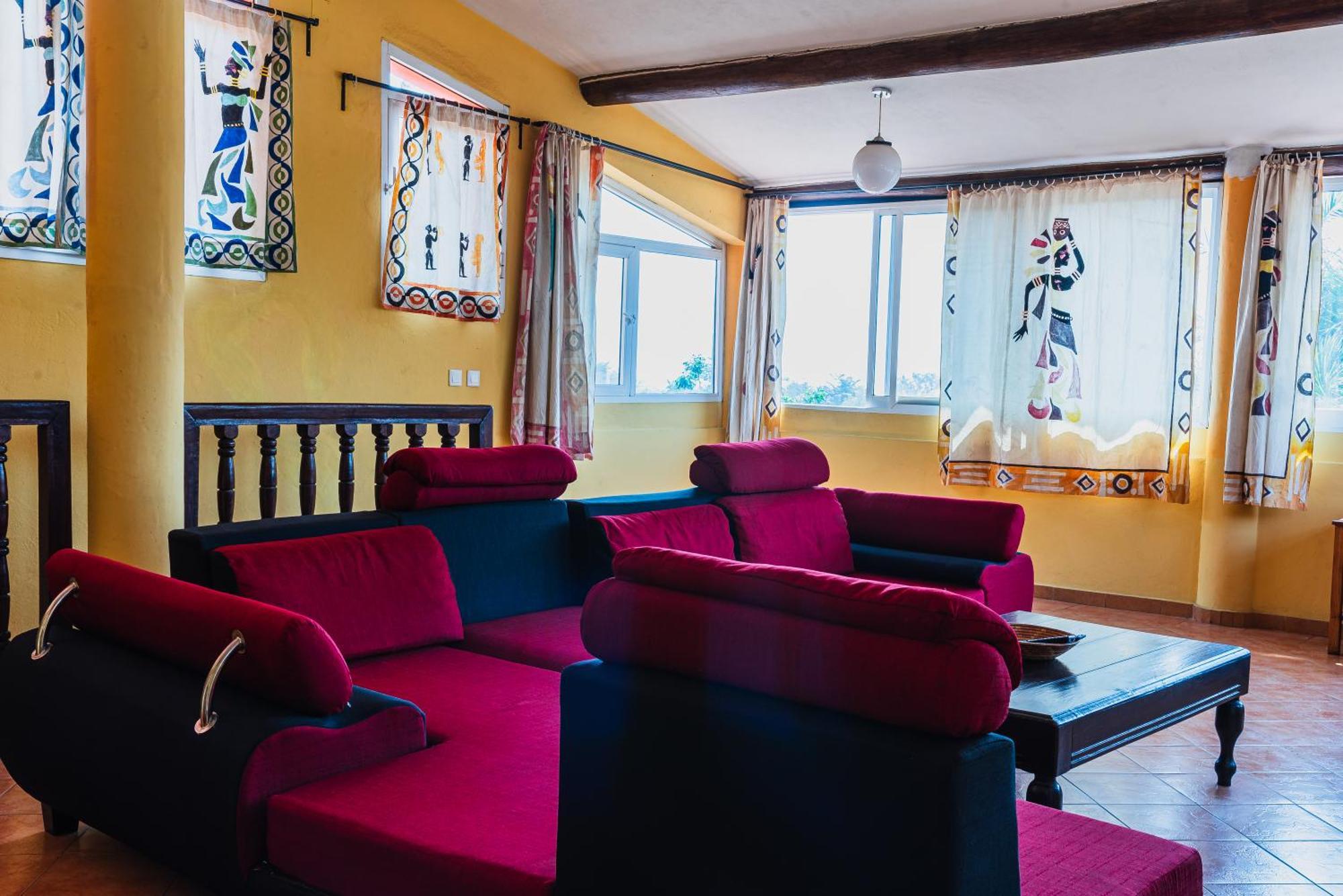 Aparthotel Jardin Tropical Бужумбура Екстериор снимка