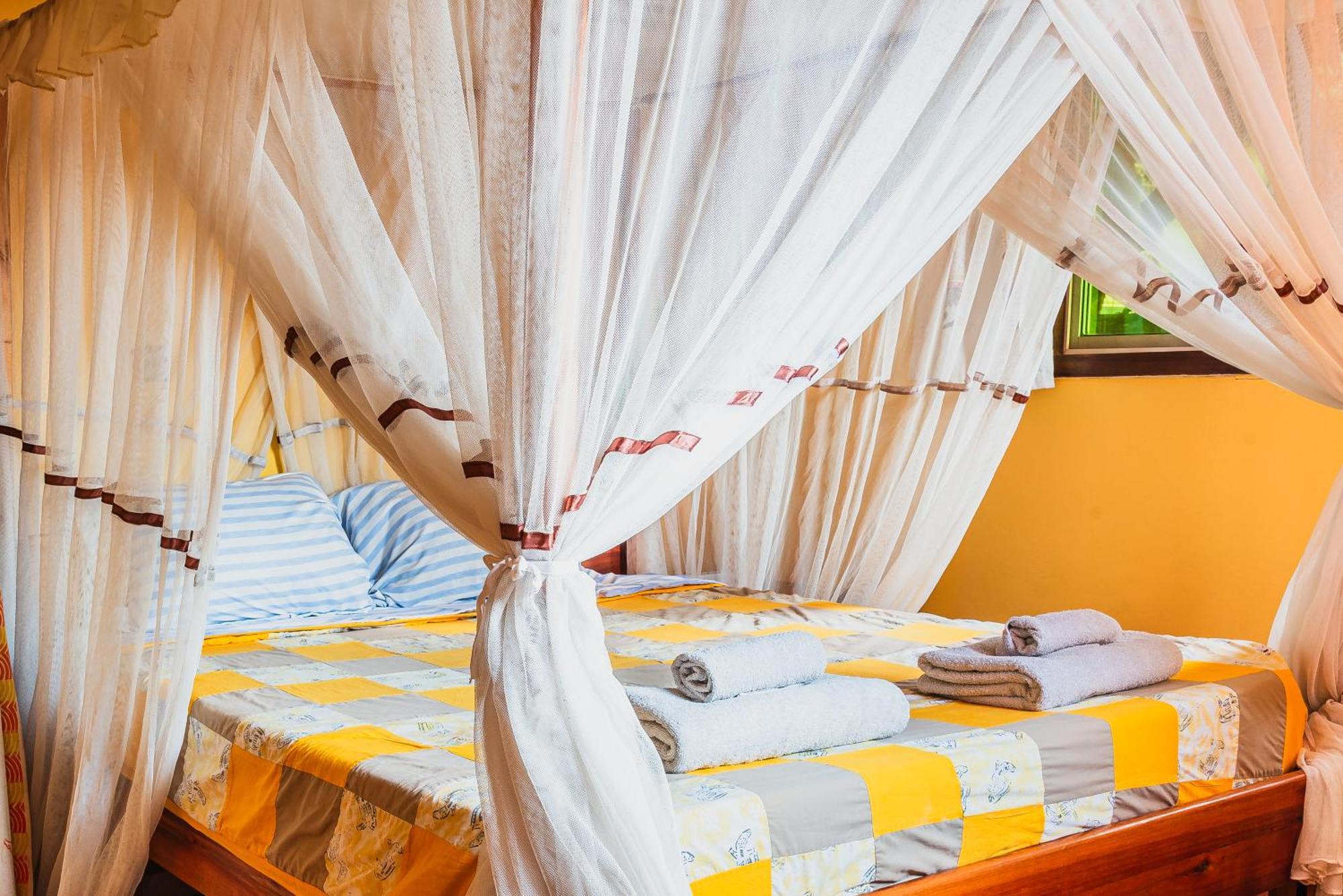Aparthotel Jardin Tropical Бужумбура Екстериор снимка