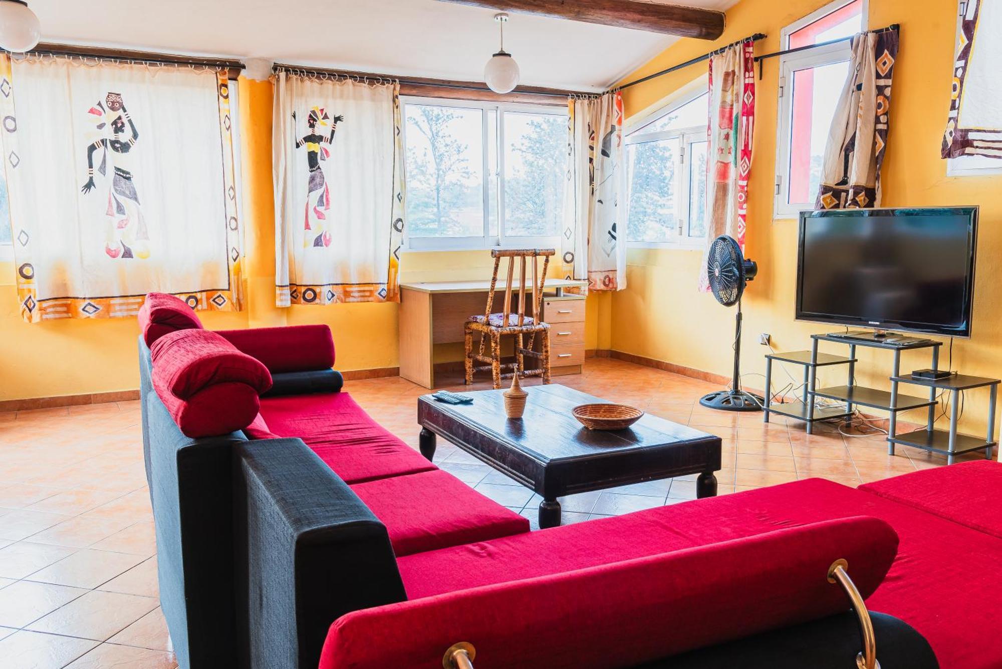 Aparthotel Jardin Tropical Бужумбура Екстериор снимка