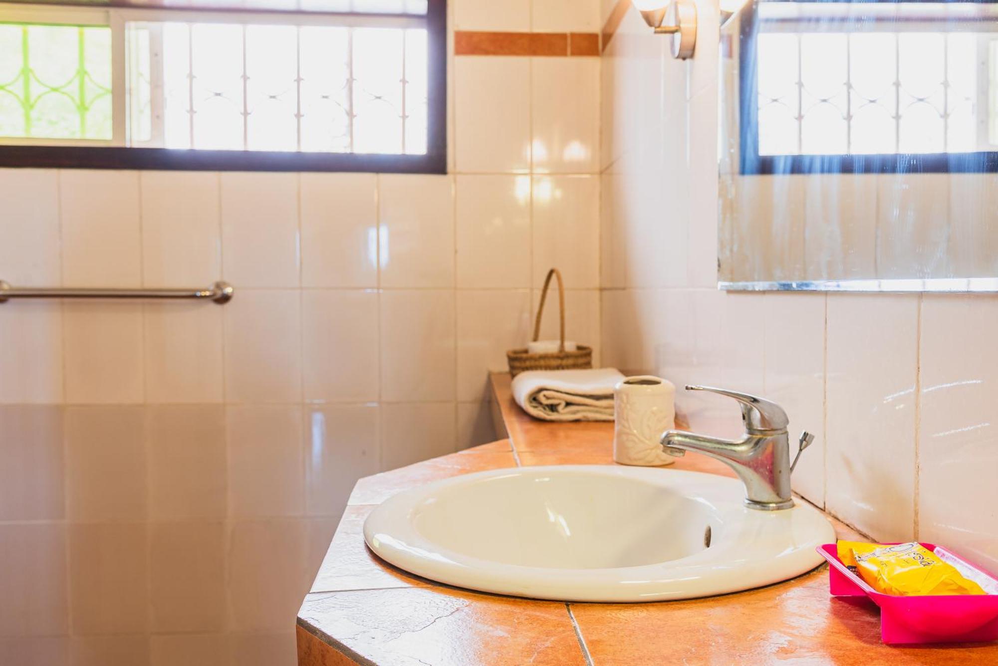 Aparthotel Jardin Tropical Бужумбура Екстериор снимка