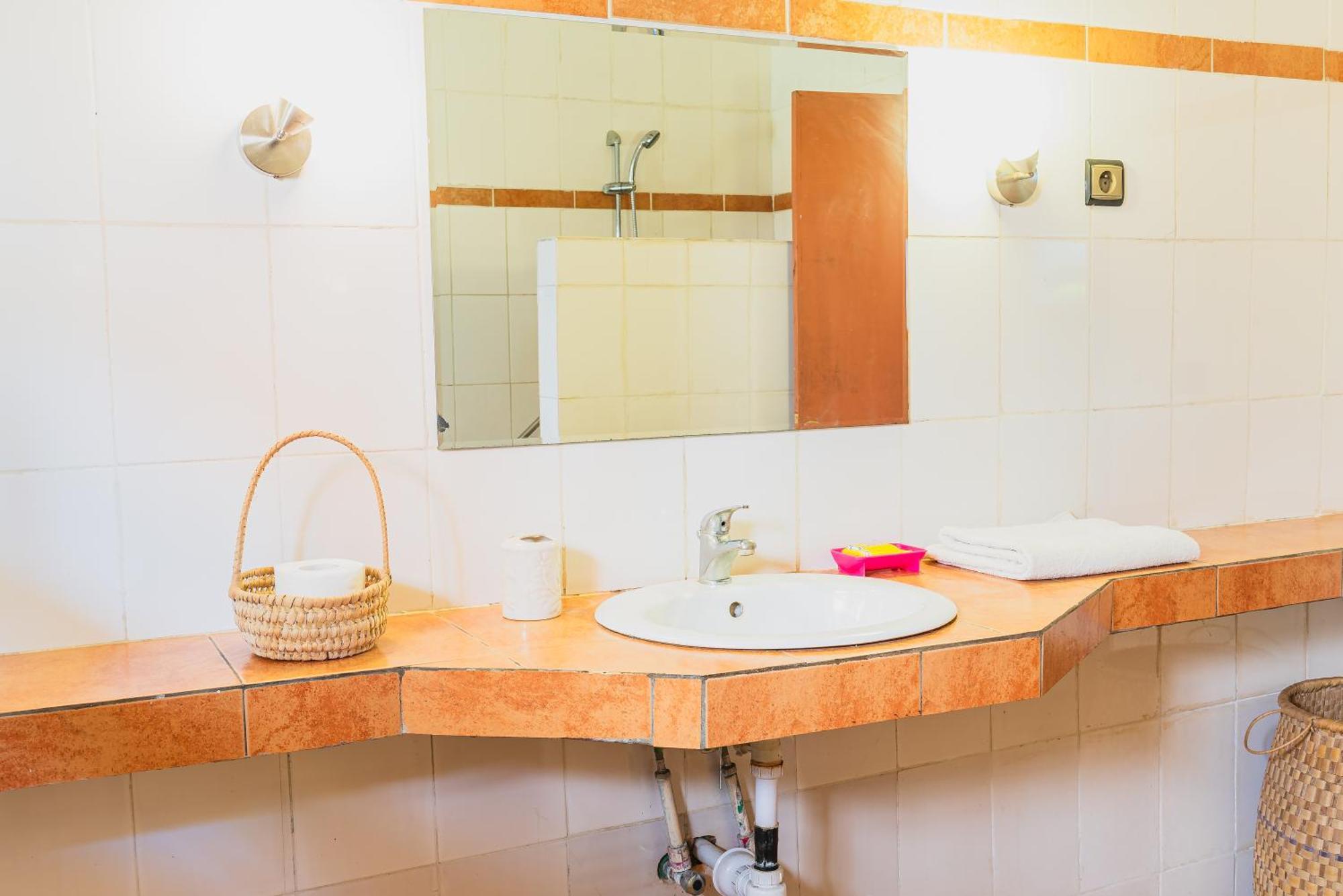 Aparthotel Jardin Tropical Бужумбура Екстериор снимка