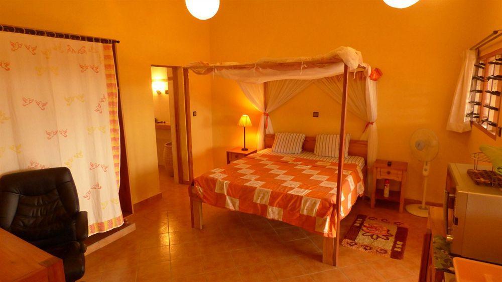 Aparthotel Jardin Tropical Бужумбура Екстериор снимка