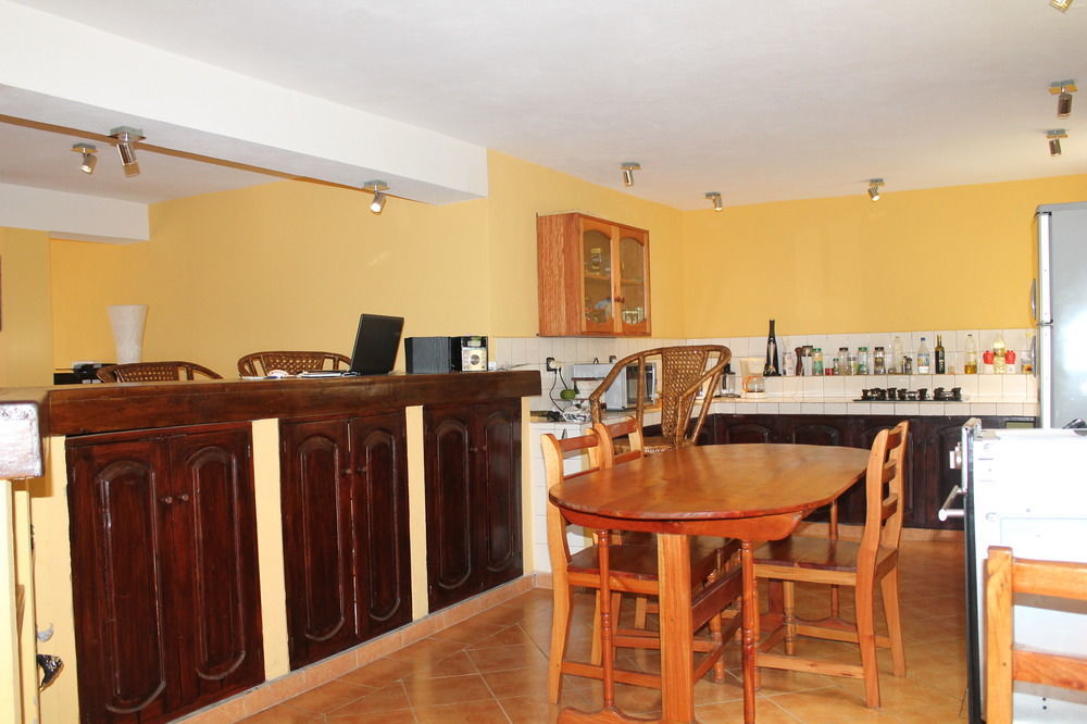 Aparthotel Jardin Tropical Бужумбура Екстериор снимка